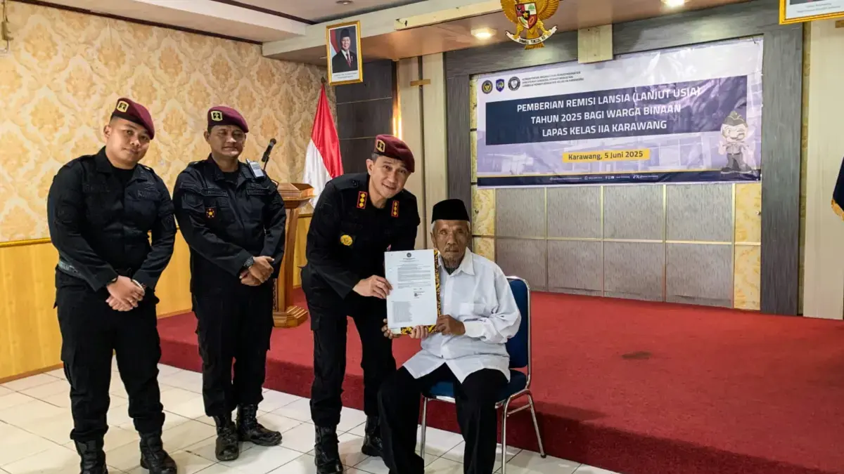 Satu Narapidana Lapas Karawang Terima Remisi.