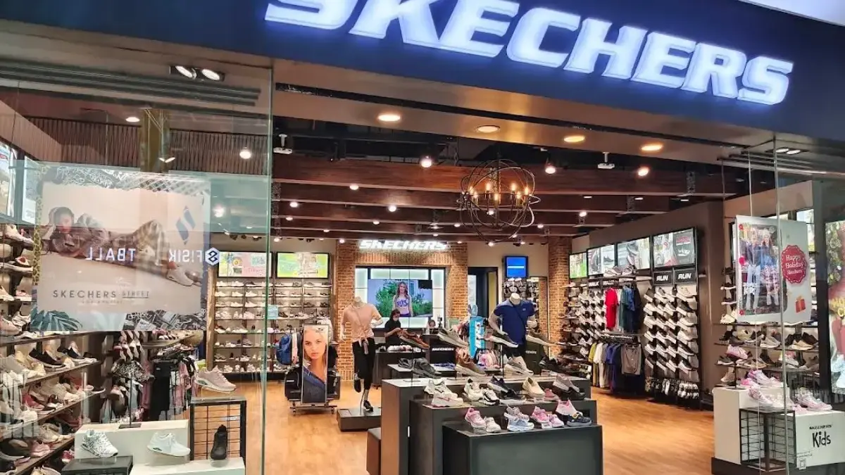 Skechers Karawang Central Plaza