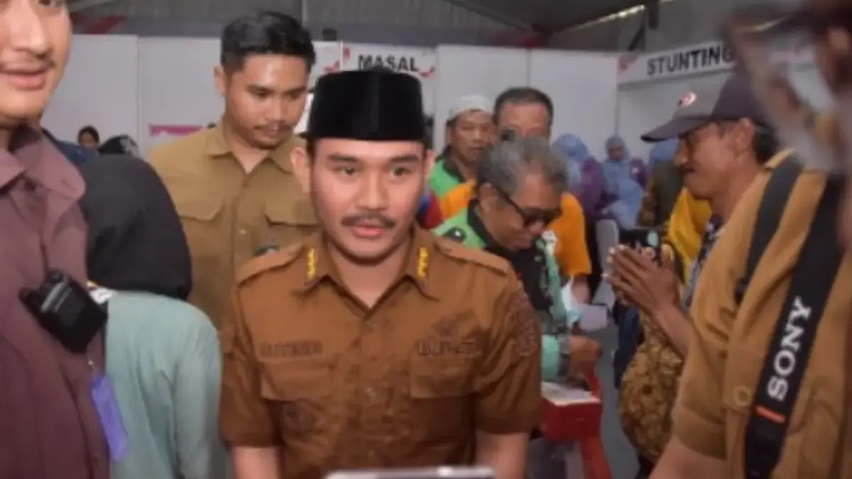 Bupati Ade Kuswara Kunang