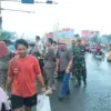 PKL langgar aturan jam operasional