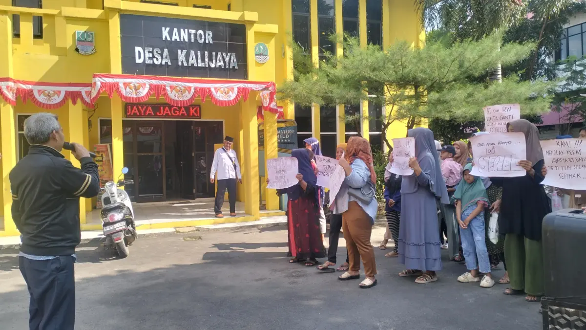 Warga Ketapang Protes.