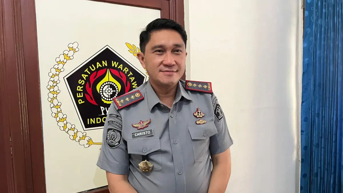 Kepala Lapas Kelas IIA Karawang, Christo Toar,