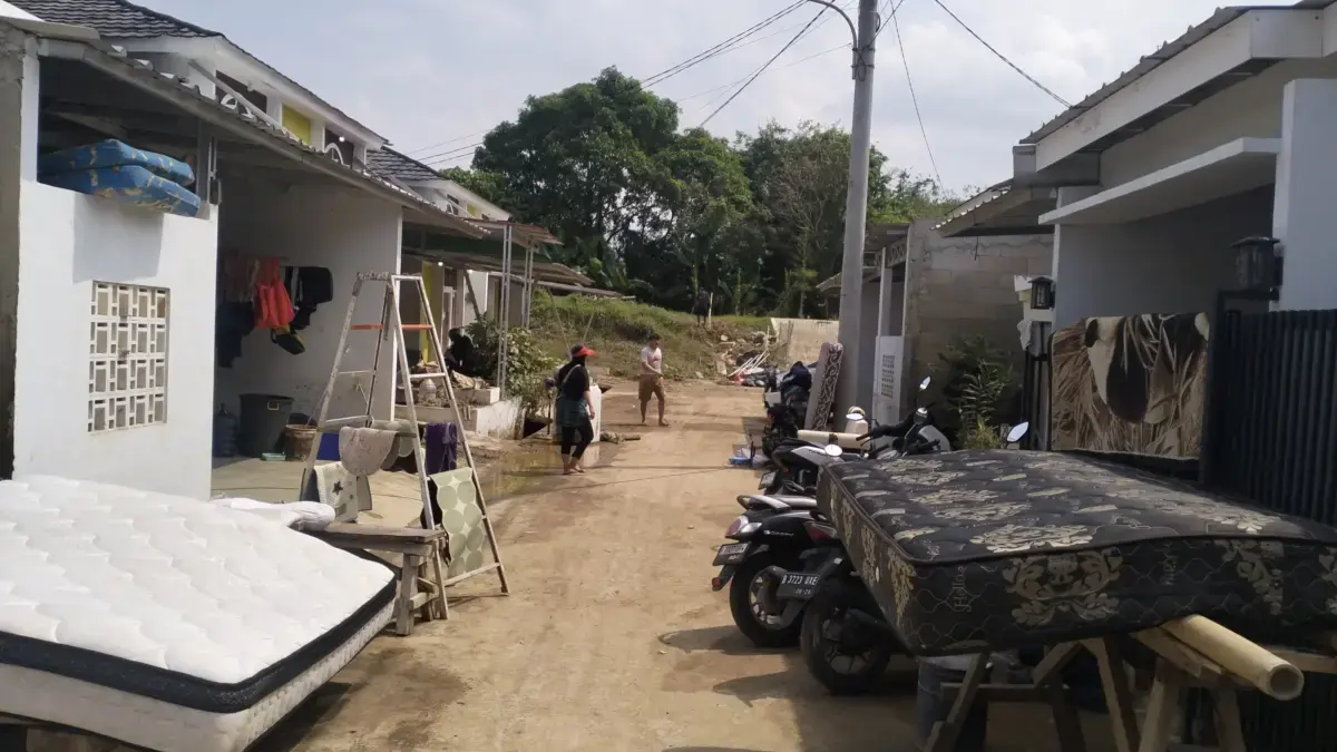 Banjir hingga Enam Kali, Ratusan Warga Perumahan Arthera Hill 2 Pergi.