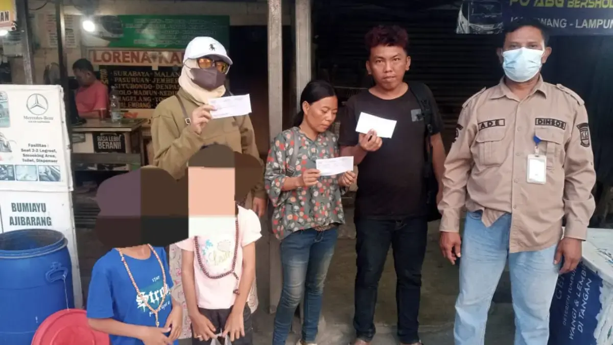 Ratusan orang Terlantar di Karawang.