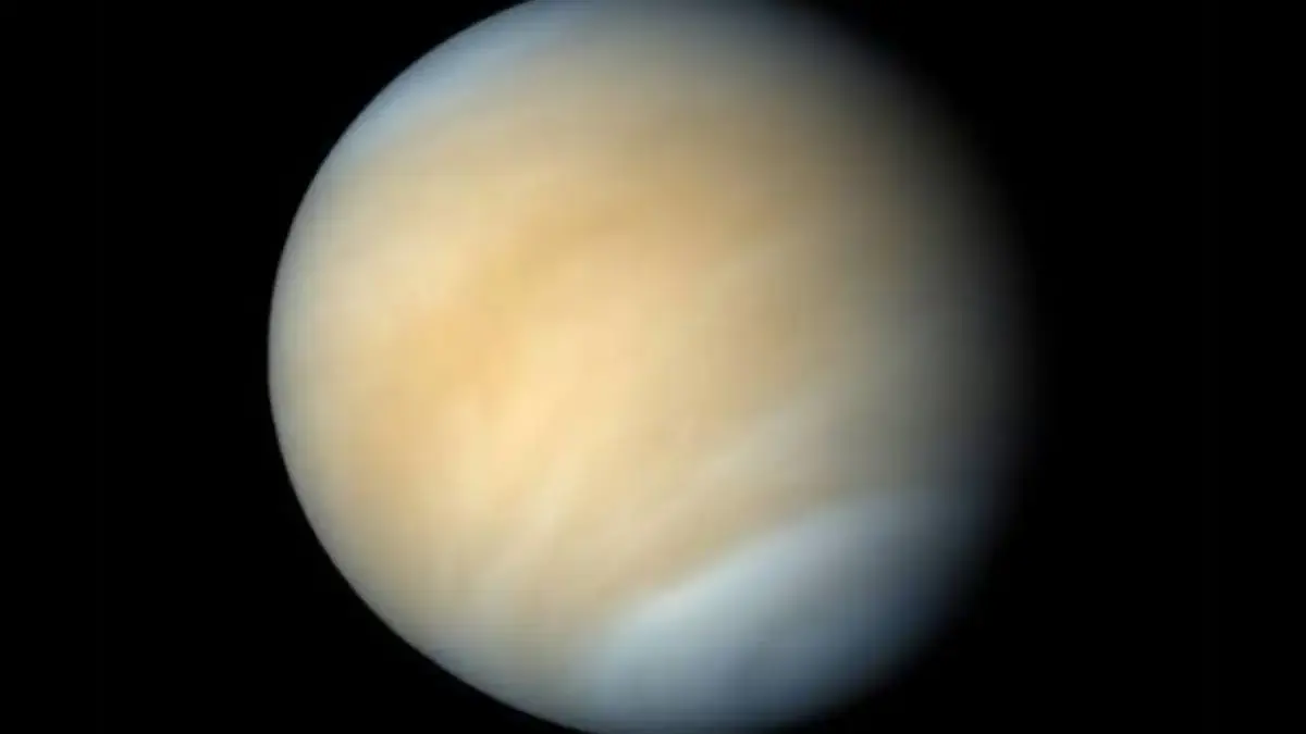 Planet Venus Berputar Ke Arah Berlawanan dari Planet Lain