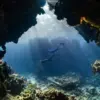 Sungai Mengalir di Bawah Laut