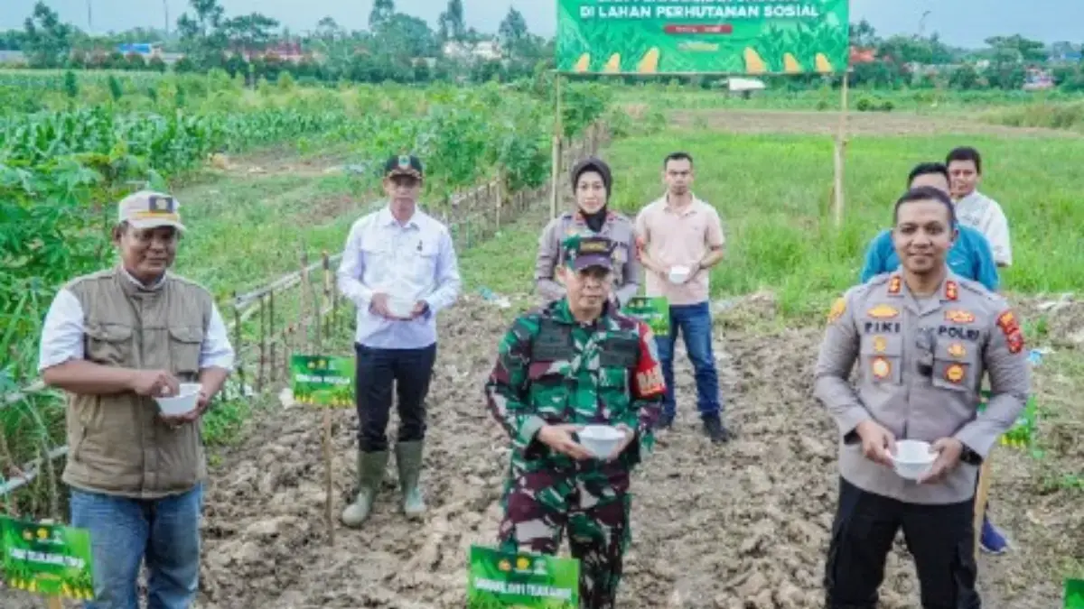 Polisi cinta petani