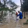 Anggota Linmas hilang saat Banjir Melanda di Karawang.