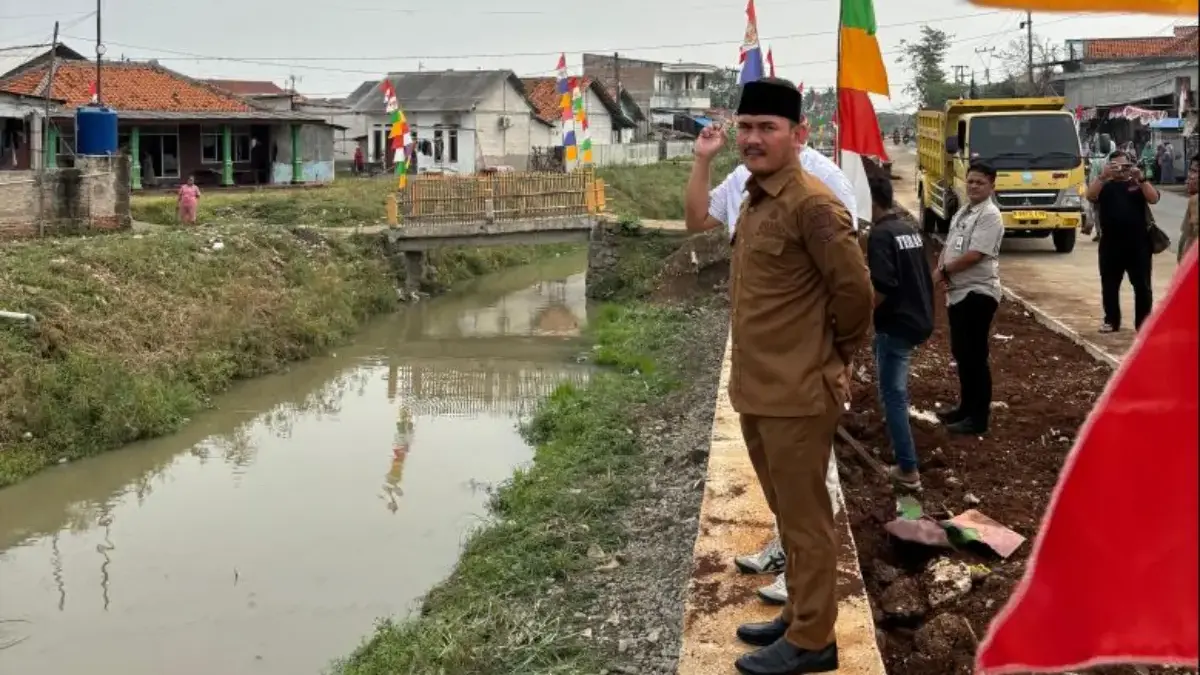 Bupati Bekasi, Ade Kuswara Kunang