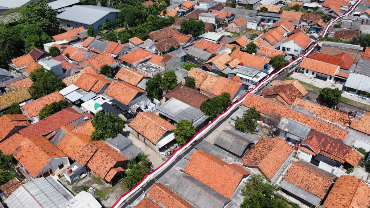 Bendera Merah Putih Terbentang 1 Kilometer di Langit  Kedungwaringin