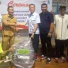 Penyerahan bantuan peralatan olahraga dari PT AWI ke NPCI Karawang