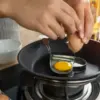 Ilustrasi masak telur.