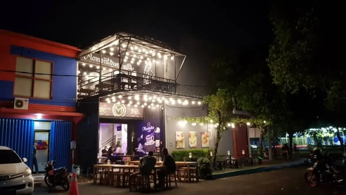 Momento Cafe Galuh Mas Karawang
