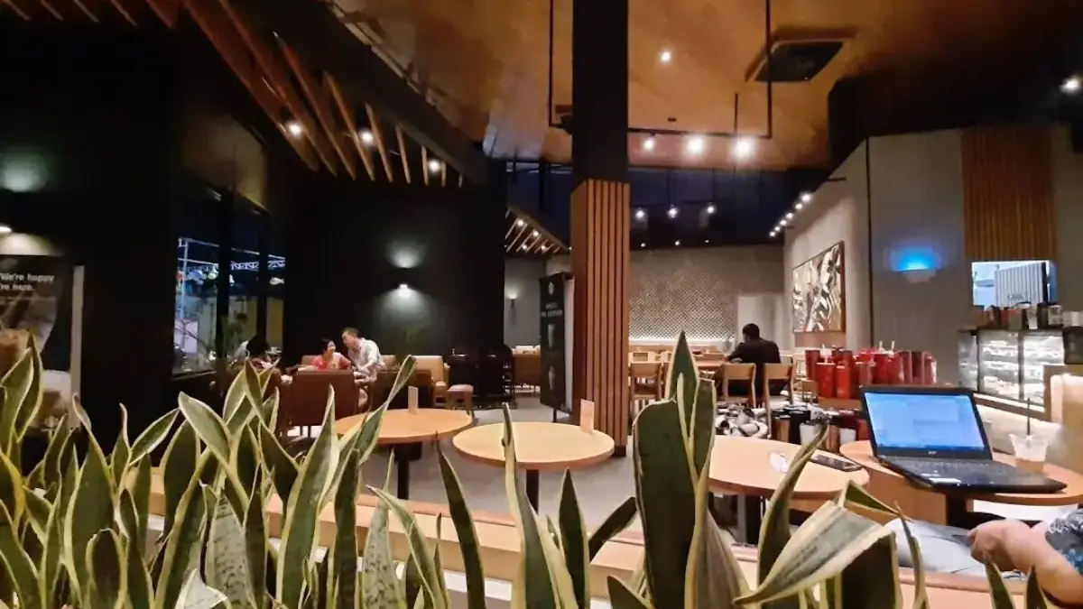 Starbucks Galuh Mas Karawang
