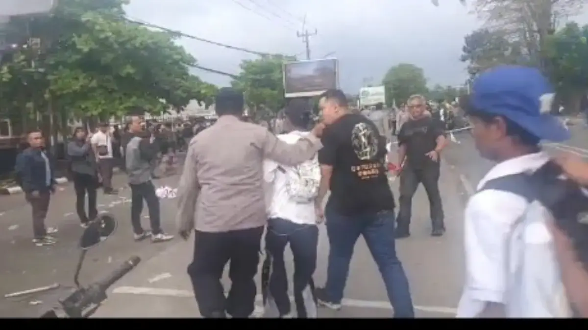 Demo polres