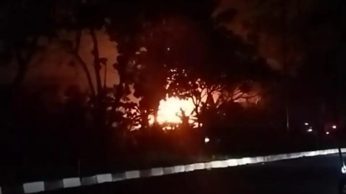 Kebakaran Hebat Landa Tambal Ban di Jalan Siliwangi