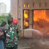 Sebuah Gudang di Babelan Habis Terbakar.