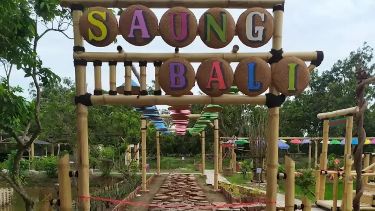 Saung Bali Telagasari Karawang
