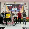 Pemkab Karawang Salurkan Bantuan Alat Produksi untuk UMKM.