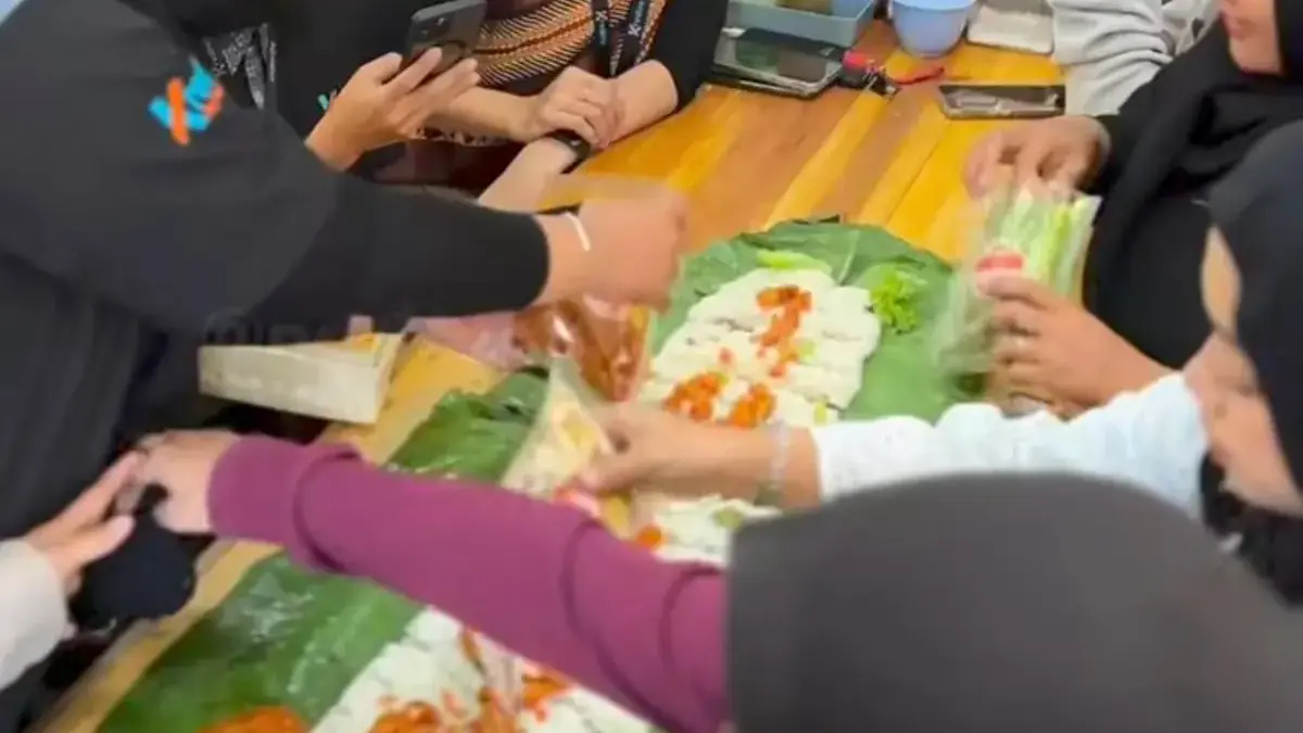 Nasi Liwet Gulung Abah Ading Karawang