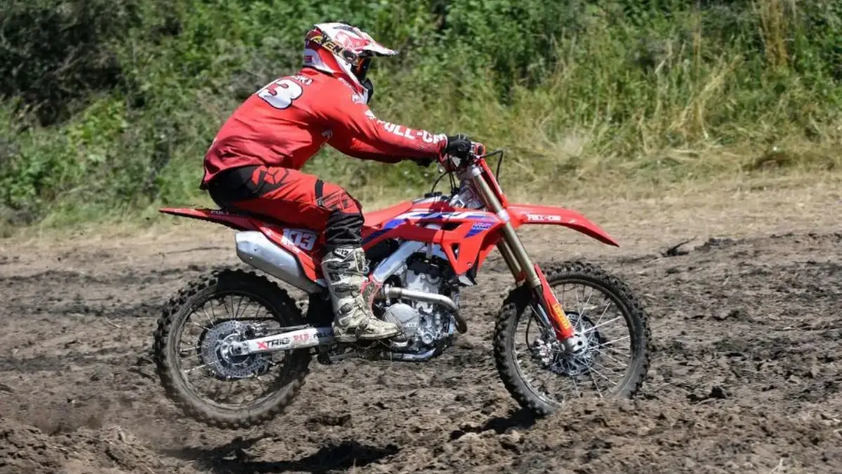 Ilustrasi Motor Trail.