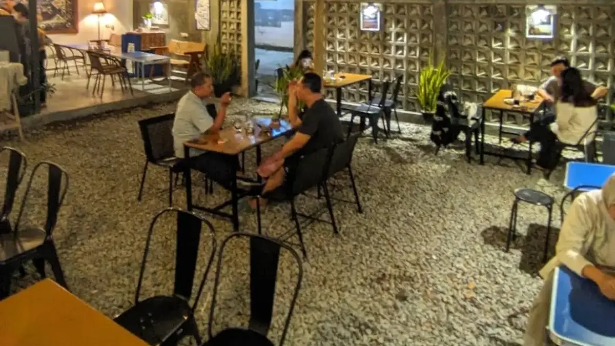 Rekomendasi Cafe Outdoor di Galuh Mas Karawang