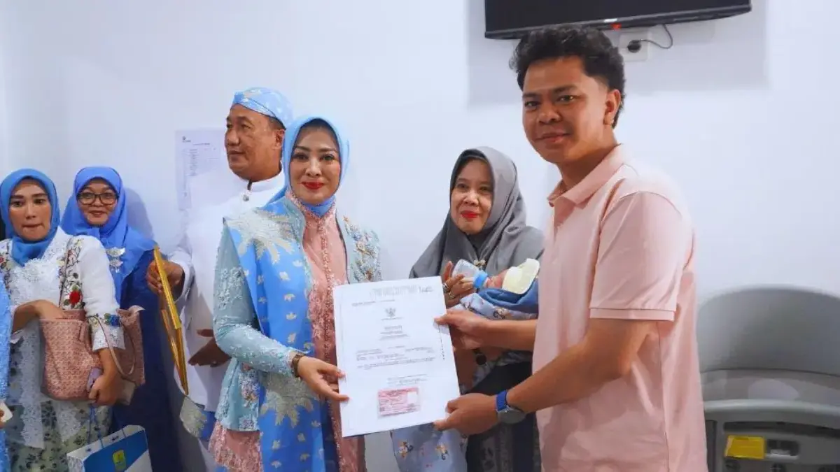 Ketua TP PKK Karawang Hj. Vida Syaepuloh Kunjungi RSIA dr. Djoko Pramono.