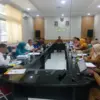 Tahapan pemaparan dalam rangka seleksi Anugerah Gapura Sri Baduga Desa dan Kelurahan Tahun 2025.