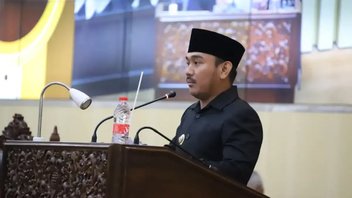 Bupati Bekasi Ade Kuswara Kunang