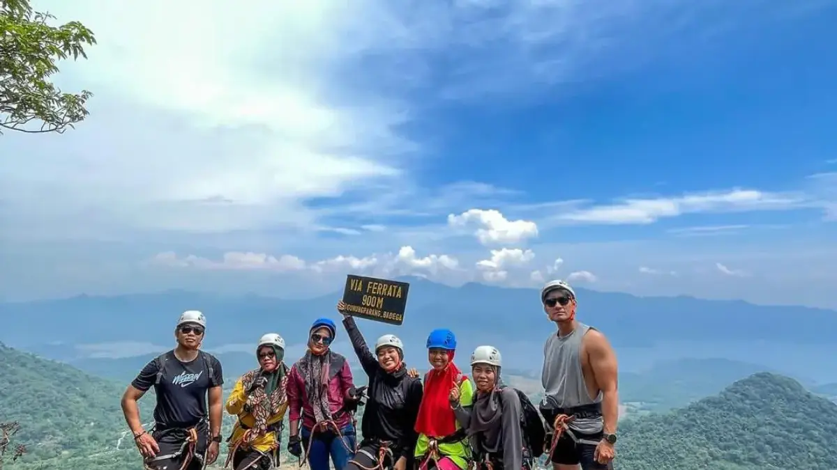 Butuh Foto Estetik di Instagram? Segera Datangi Gunung Parang Purwakarta!