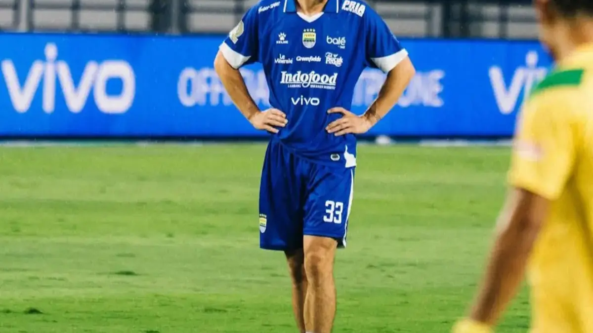 Thom Haye Dicoret dari Skuad Persib Bandung vs Selangor FC