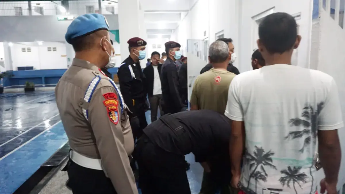 Lapas Cikarang Gelar Sidak, Dua Ponsel dan Sejumlah Barang Terlarang Disita Lapas Cikarang.