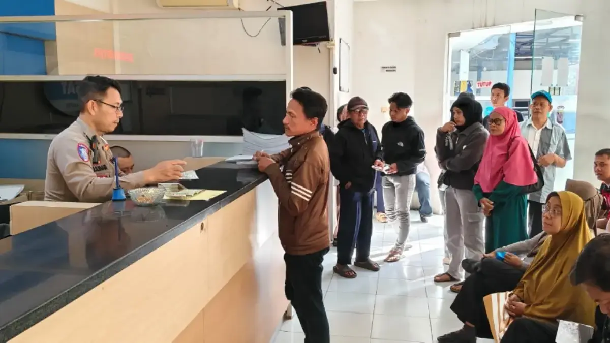 Satlantas Polres Karawang Geber Sosialisasi Pelayanan Penerbitan STNK Stnk