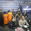 Pasangan pembuang bayi