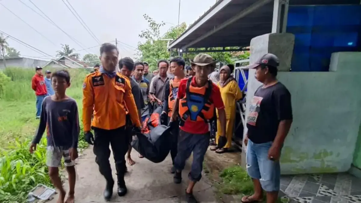 Korban Tenggelam di Kubangan Rengasjaya Ditemukan Meninggal Dunia oleh Tim SAR Gabungan Korban Tenggelam Ditemukan Tewas.
