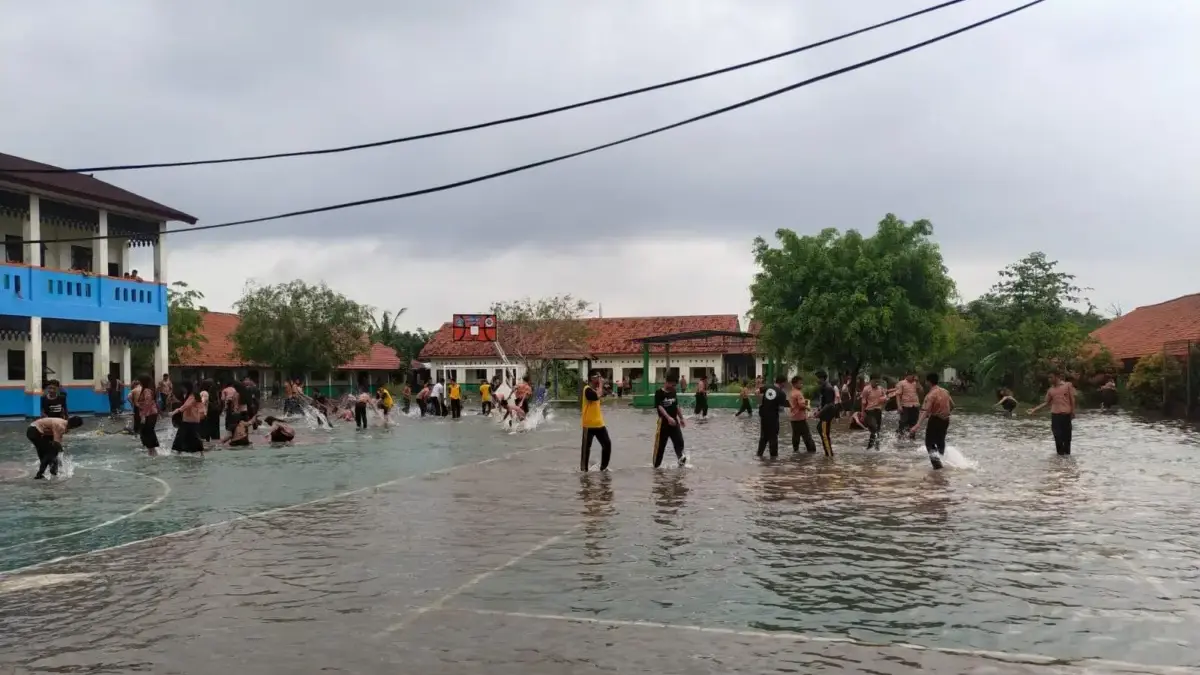Bangunan SMPN 4 Cikarang Barat Amblas Akibat Sering Kebanjiran, Kekurangan Toilet dan Tidak Aman Banjir