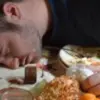 Cara Menghilangkan Rasa Ngantuk Setelah Makan.