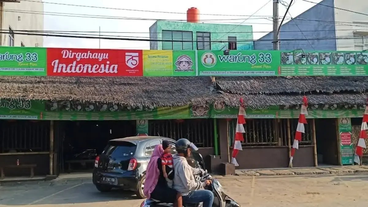 Warung 33 Legenda Pepes Perumnas Karawang