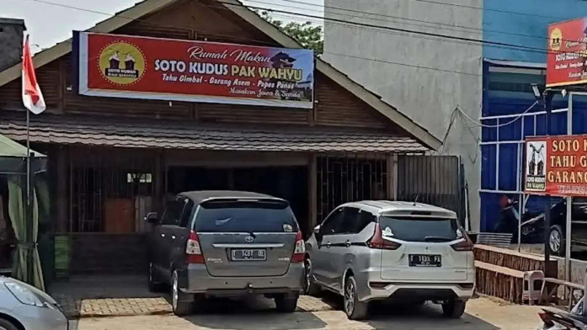 Soto Kudus Pak Wahyu Perumnas Karawang