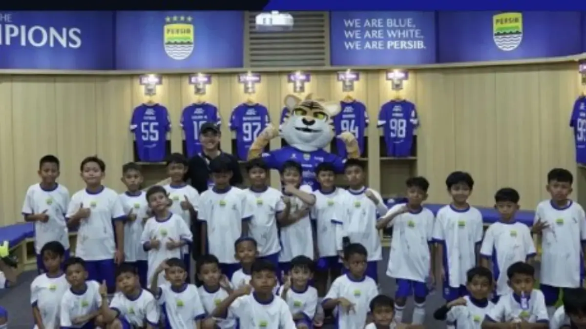 Stadium Tour Pandu Persada Stadion GBLA.
