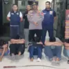 Tawuran pelajar.