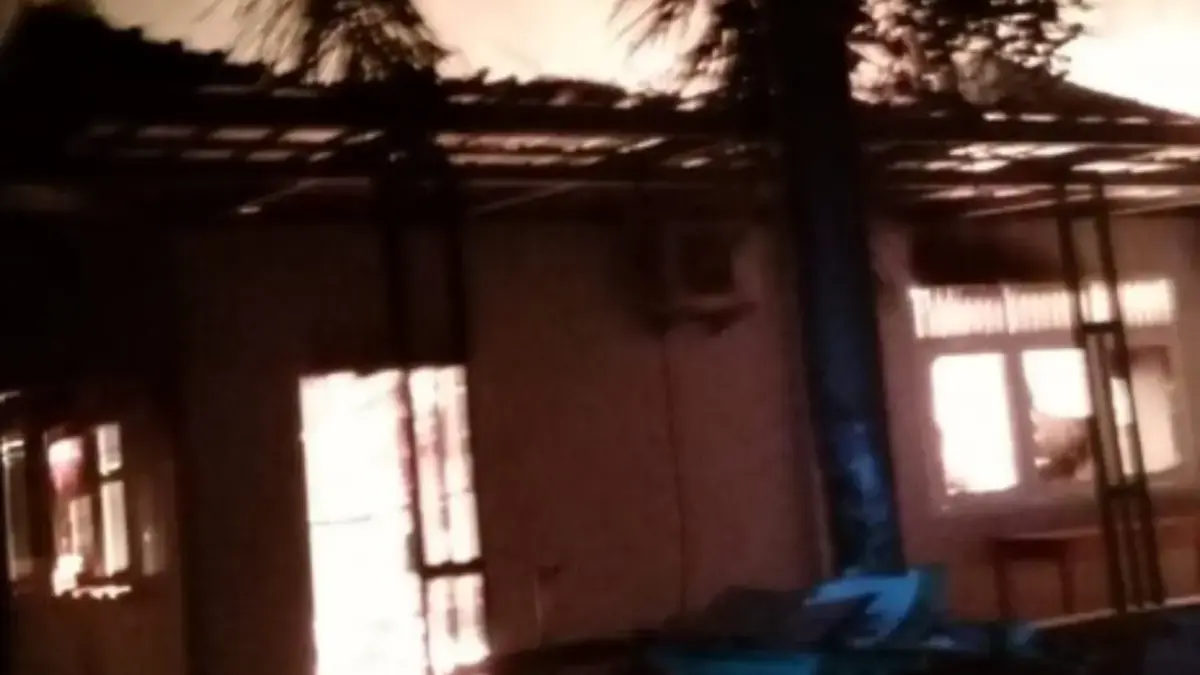 Pesantren terbakar