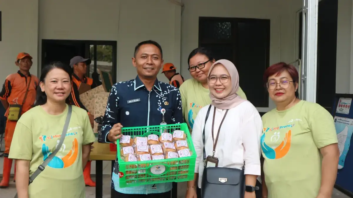 Pertamina Bersama Gereja St Yohanes Bagi-Bagi Roti Ubi