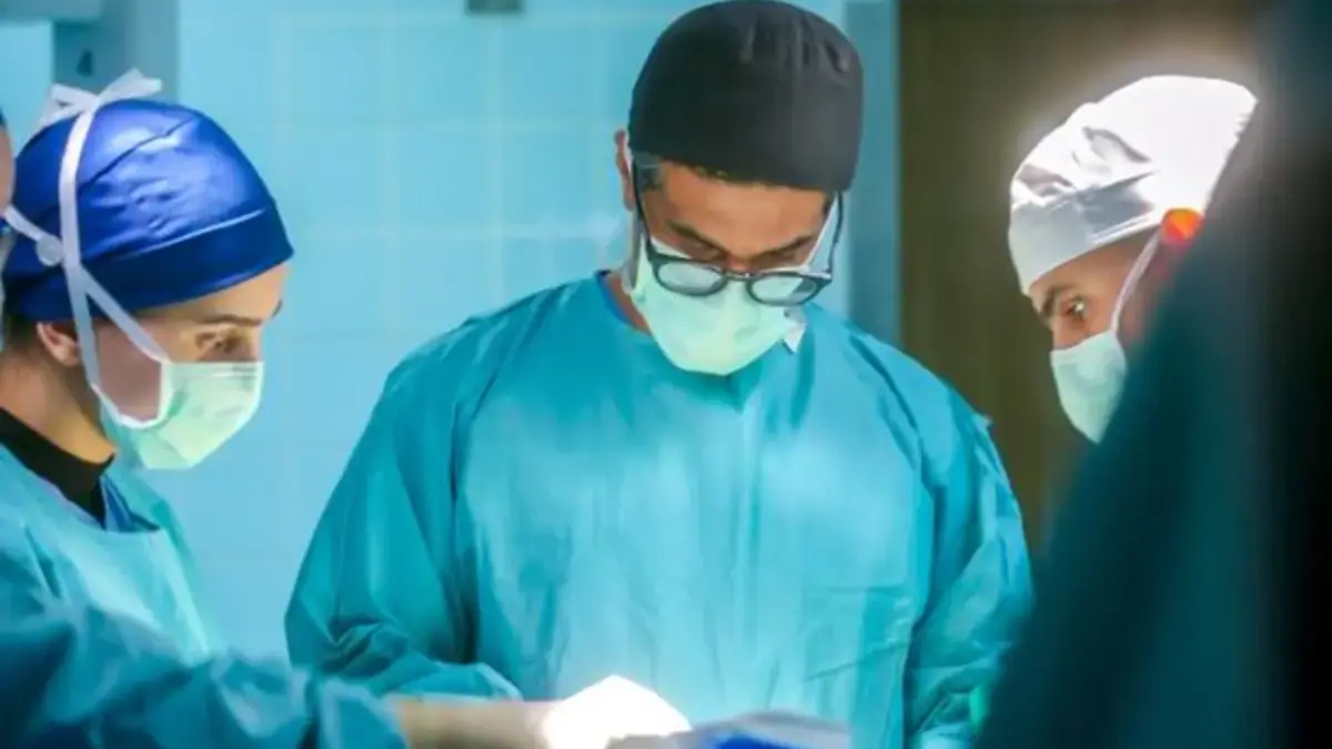 Mengangkat Tumor Otak Robotik