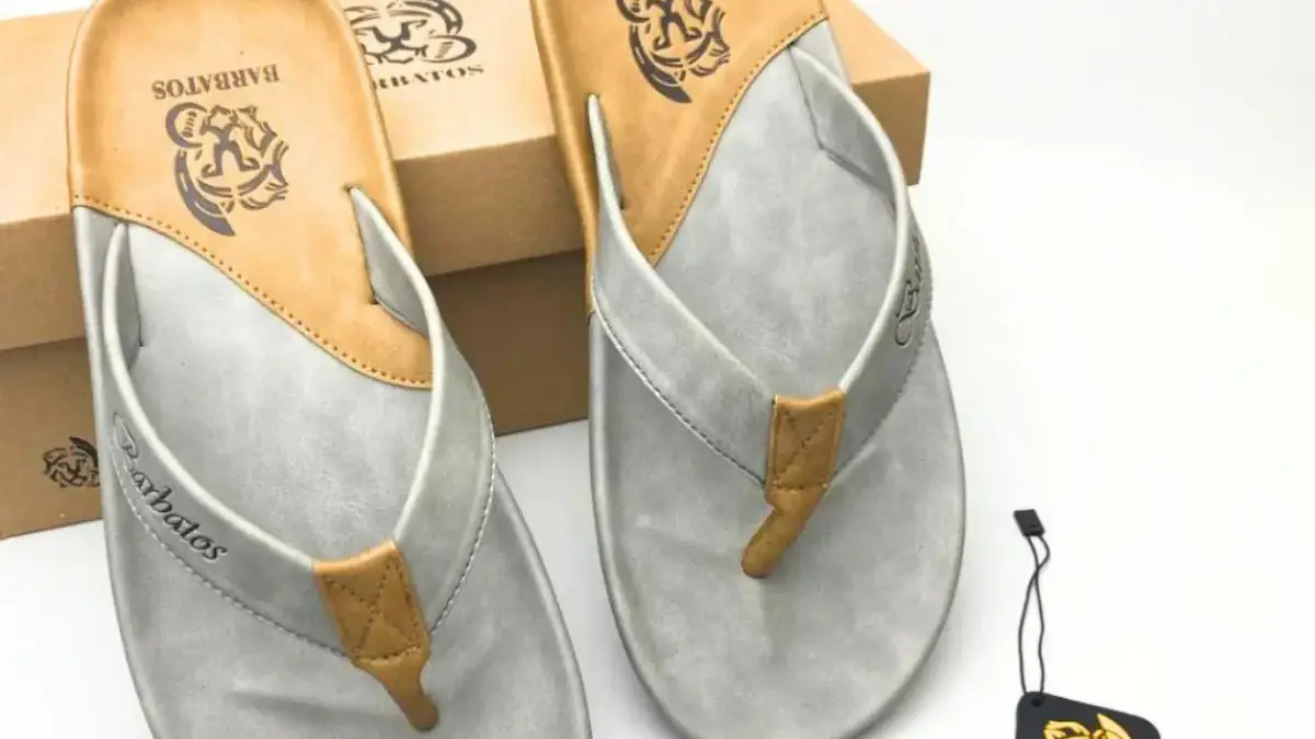 Rekomendasi Sandal Skena Bapak-Bapak Sandal Barbatos, Cuma 100 Ribu Tapi Rasa Sejuta  Sandal Barbatos