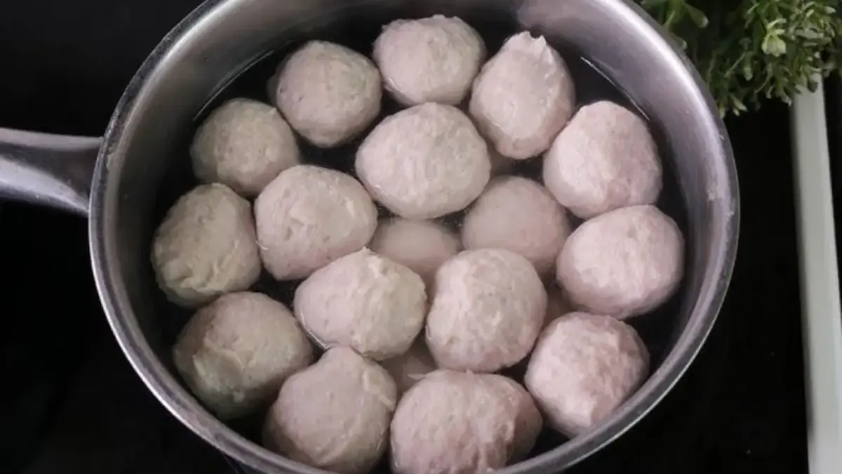Jangan Sampe Keliru! Ini Perbedaan Bakso Sapi dan Bakso Babi, Begini Ciri-cirinya.. Perbedaan Bakso Sapi dan Bakso Babi.