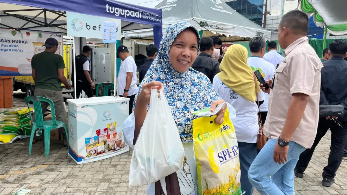 Bulog dan Pegadaian Gelar Operasi Pasar, Jual Sembako Murah di Karawang Pasar murah