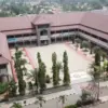 Pesantren Al-Binaa Islamic Boarding School di Pebayuran Bekasi dengan lingkungan asri.