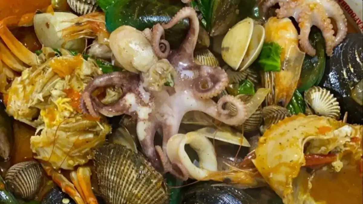 Menikamati Seafood Wajib Kesini! 2 Rekomendasi Makanan Laut yang Lezat di Cihapit Bandung seafood cihapit bandung