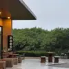 Tempat nongkrong aesthetic di Cikarang dengan makanan enak dan suasana cozy.